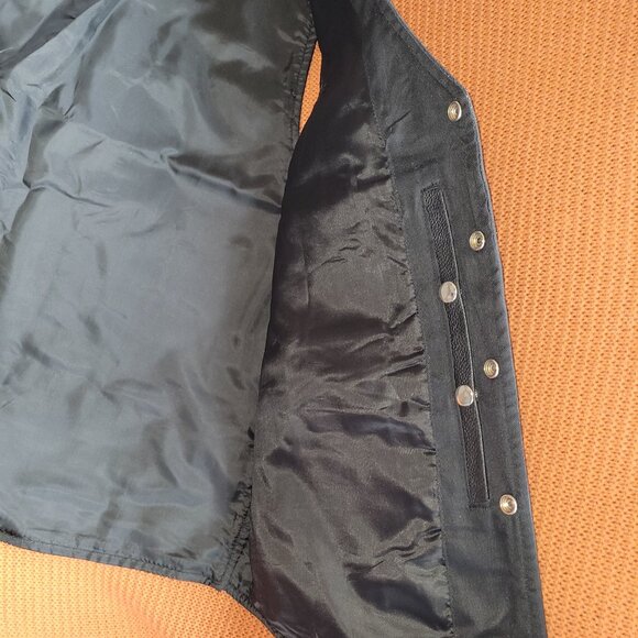 The DEFY Men's Black Genuine Leather Motorcycle Biker Vest - Picture 6 of 8